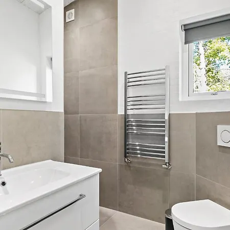 3 Bedroom Cozy In בית נופש