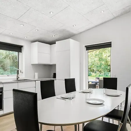 3 Bedroom Cozy In Casa de Férias Farsø