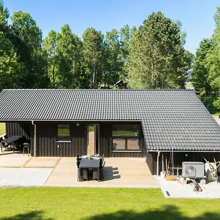 3 Bedroom Cozy In Holiday home Farso