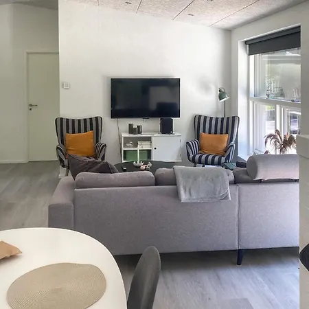 בית נופש 3 Bedroom Cozy In